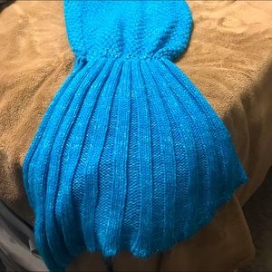Mermaid tail throw chrochet